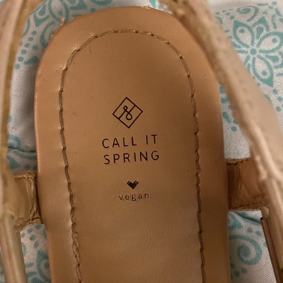 Sandles - Picture 2 of 4